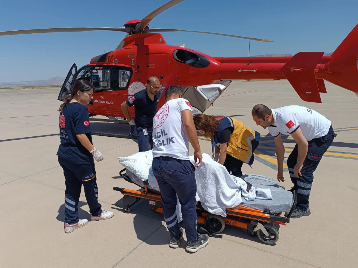 Ambulans Helikopter Cizre ile Urfa Arasında Hayat Taşıdı