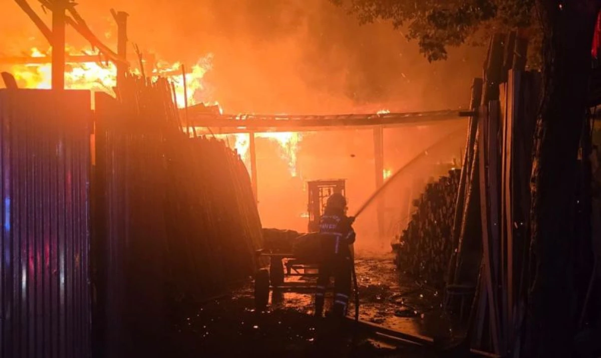 Haliliye’de Marangoz Atölyesi Alevlere Teslim Oldu