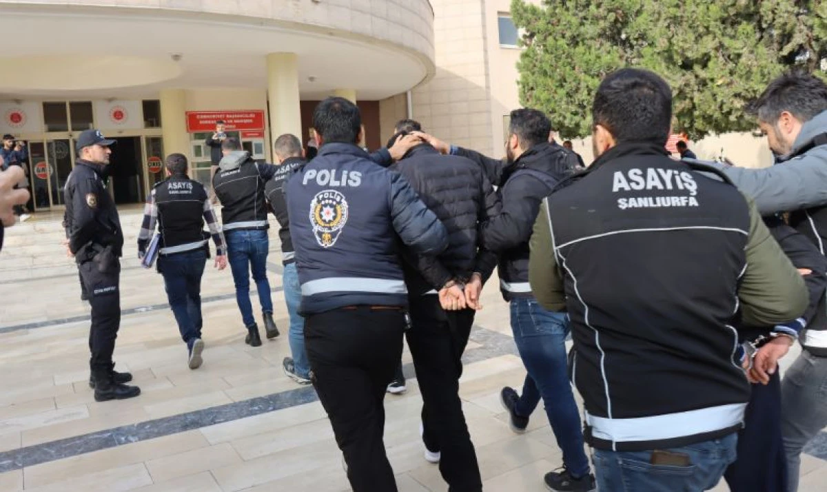 Karaköprü’deki Silahlı Saldırıların Şüphelilerinden 2’si Tutuklandı