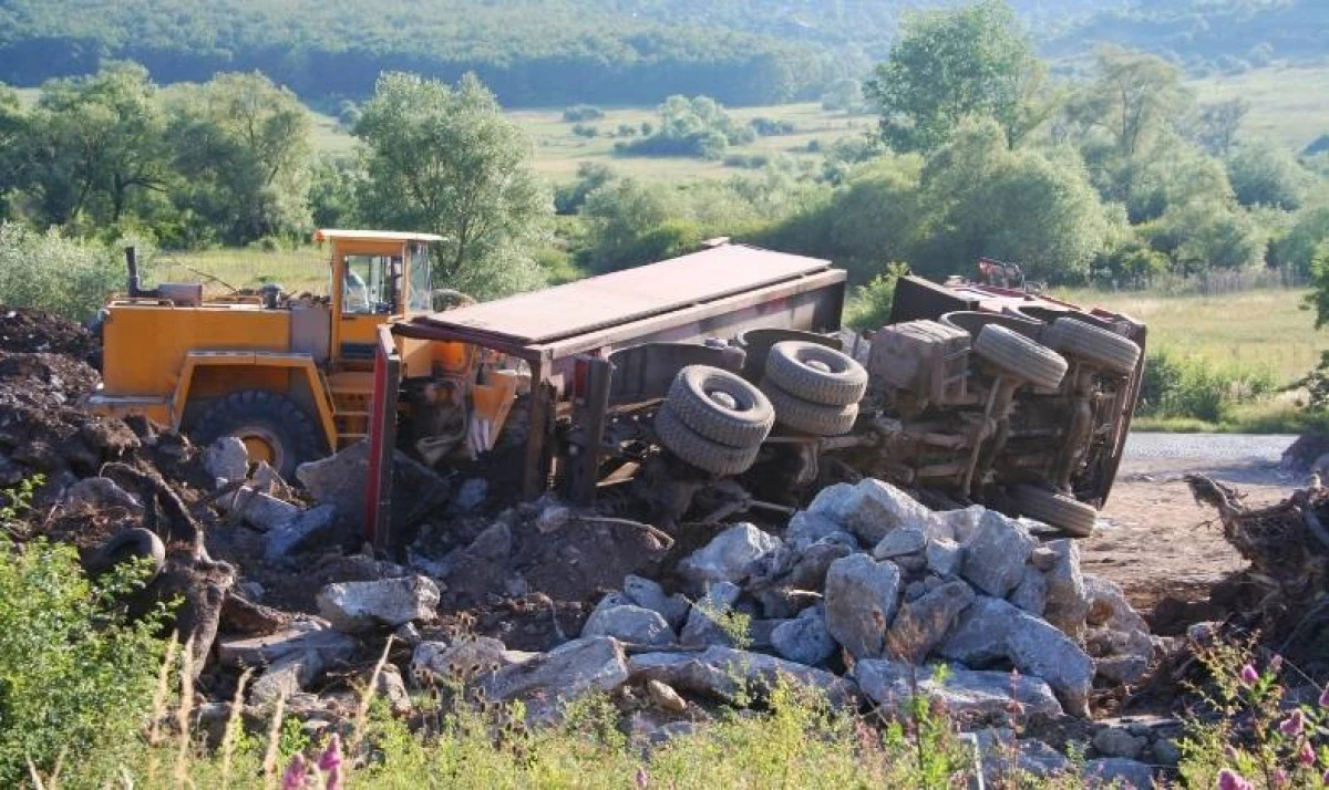 Siverek’te devrilen traktörün sürücüsü yaralandı
