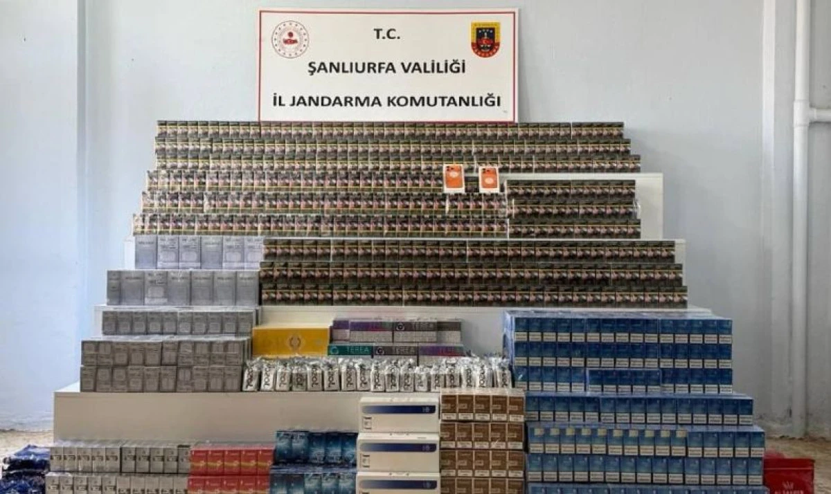 Viranşehir&rsquo;de Ka&ccedil;ak T&uuml;t&uuml;n ve Sigara Operasyonu: Binlerce &Uuml;r&uuml;n Ele Ge&ccedil;irildi